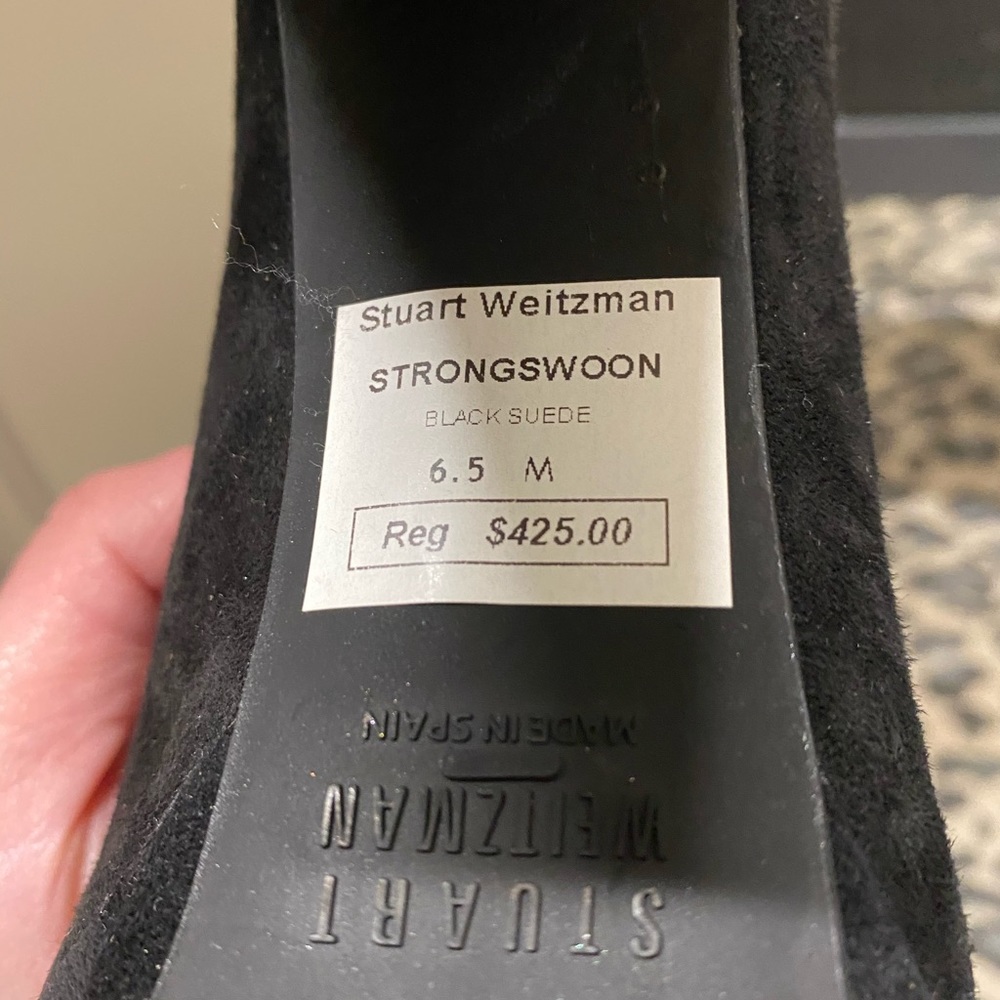 Stuart Weitzman pump
